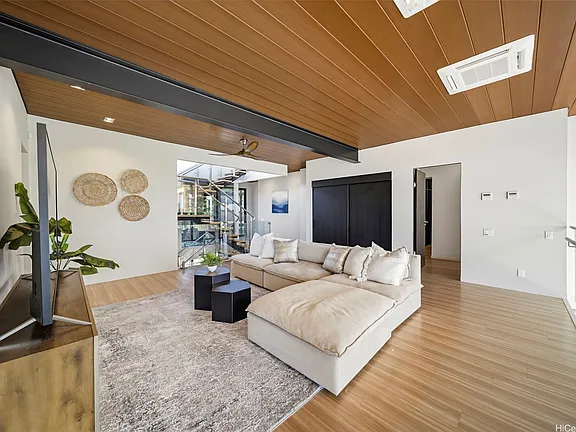 Gallery image 8